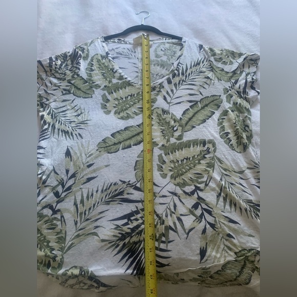 C&C California 100% Linen Tropical Print Short Sleeve Top - Picture 8 of 11